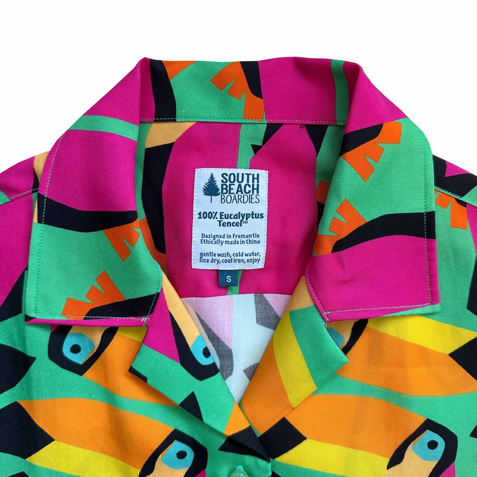 South Beach Boardies Women's Eucalyptus Tencel Cubano shirt in Toucan print, close up of collar