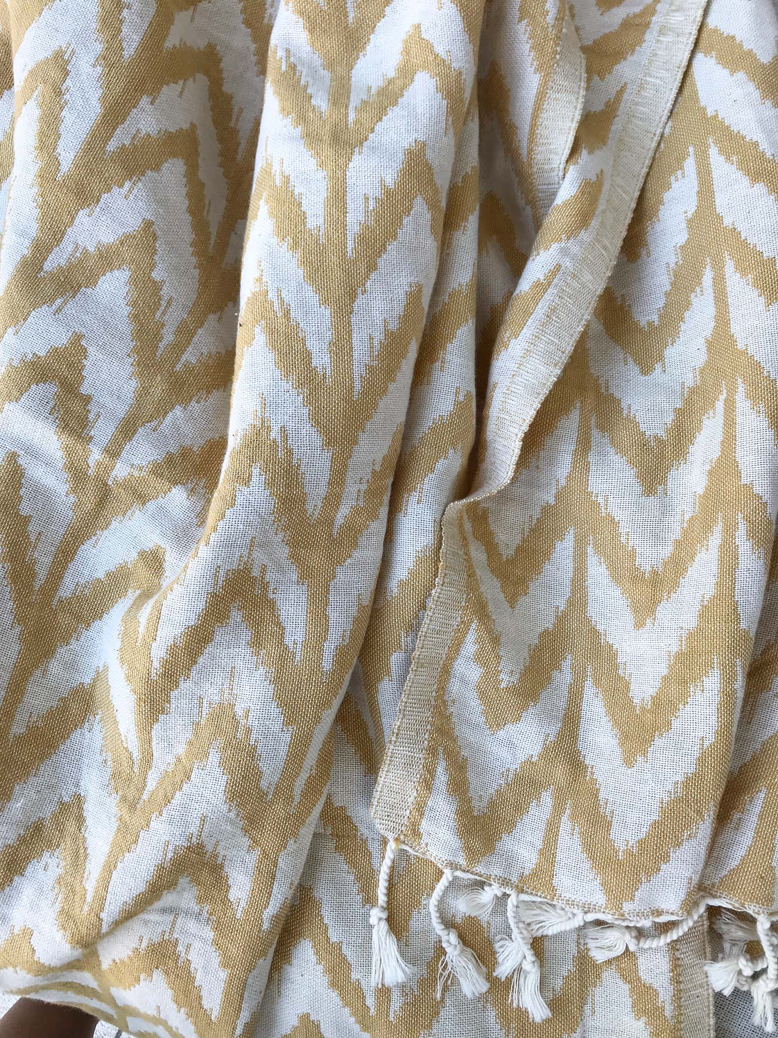 Zanzibar Turkish Towel with Pocket by Freostyle sustainable beach products, hung close up