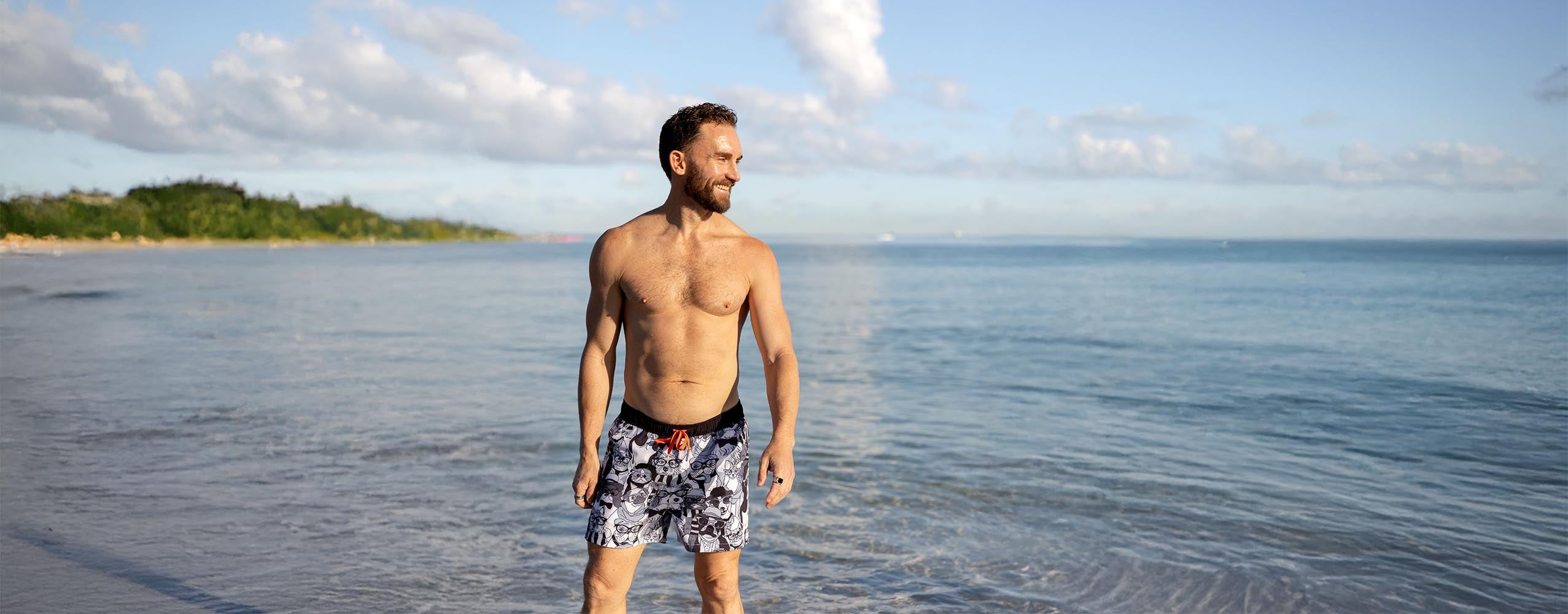 South Beach Boardies Mens Strerchy Trunks have an elastic waist, lining and full drawstring and are made from recycled plastic bottles